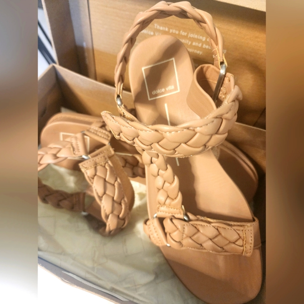 Dolce vita sandals